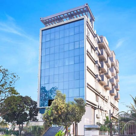 Super Townhouse Lohegaon Near Pune Airport Formerly Landmark Regency Lohogaon Exteriör bild