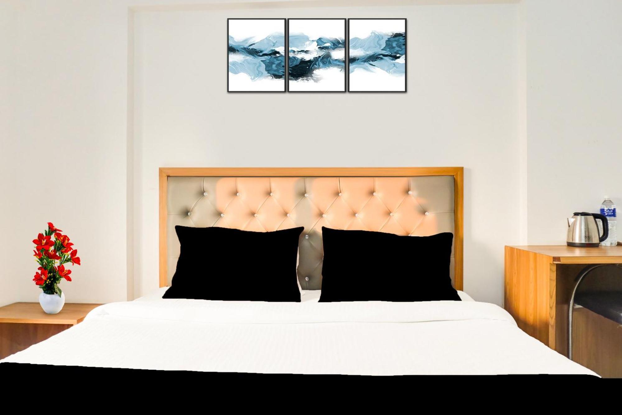 Super Townhouse Lohegaon Near Pune Airport Formerly Landmark Regency Lohogaon Exteriör bild