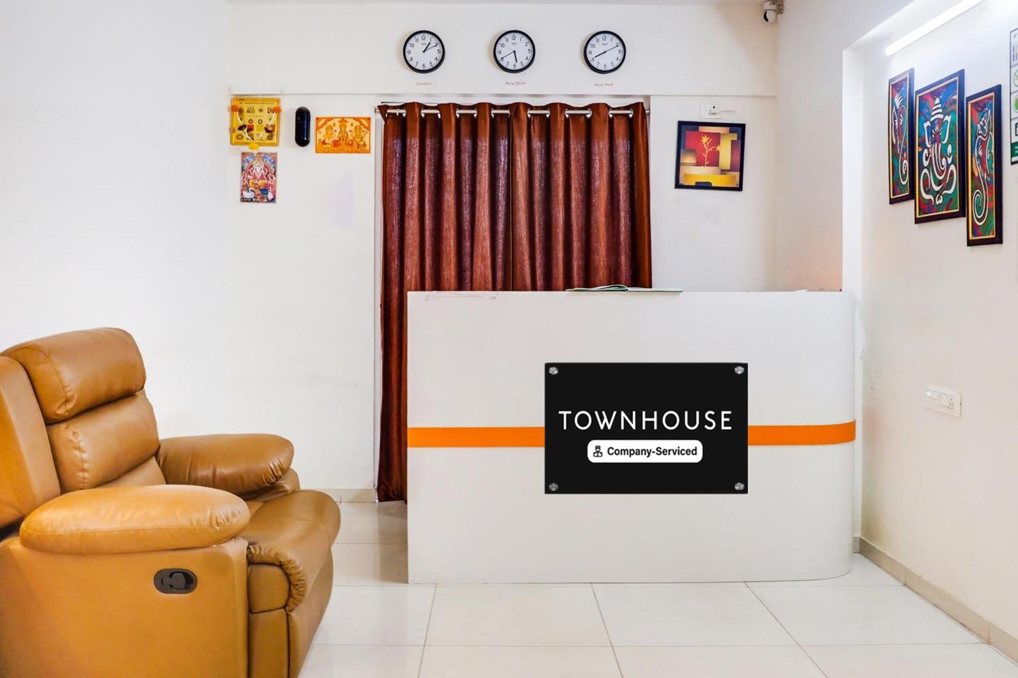 Super Townhouse Lohegaon Near Pune Airport Formerly Landmark Regency Lohogaon Exteriör bild