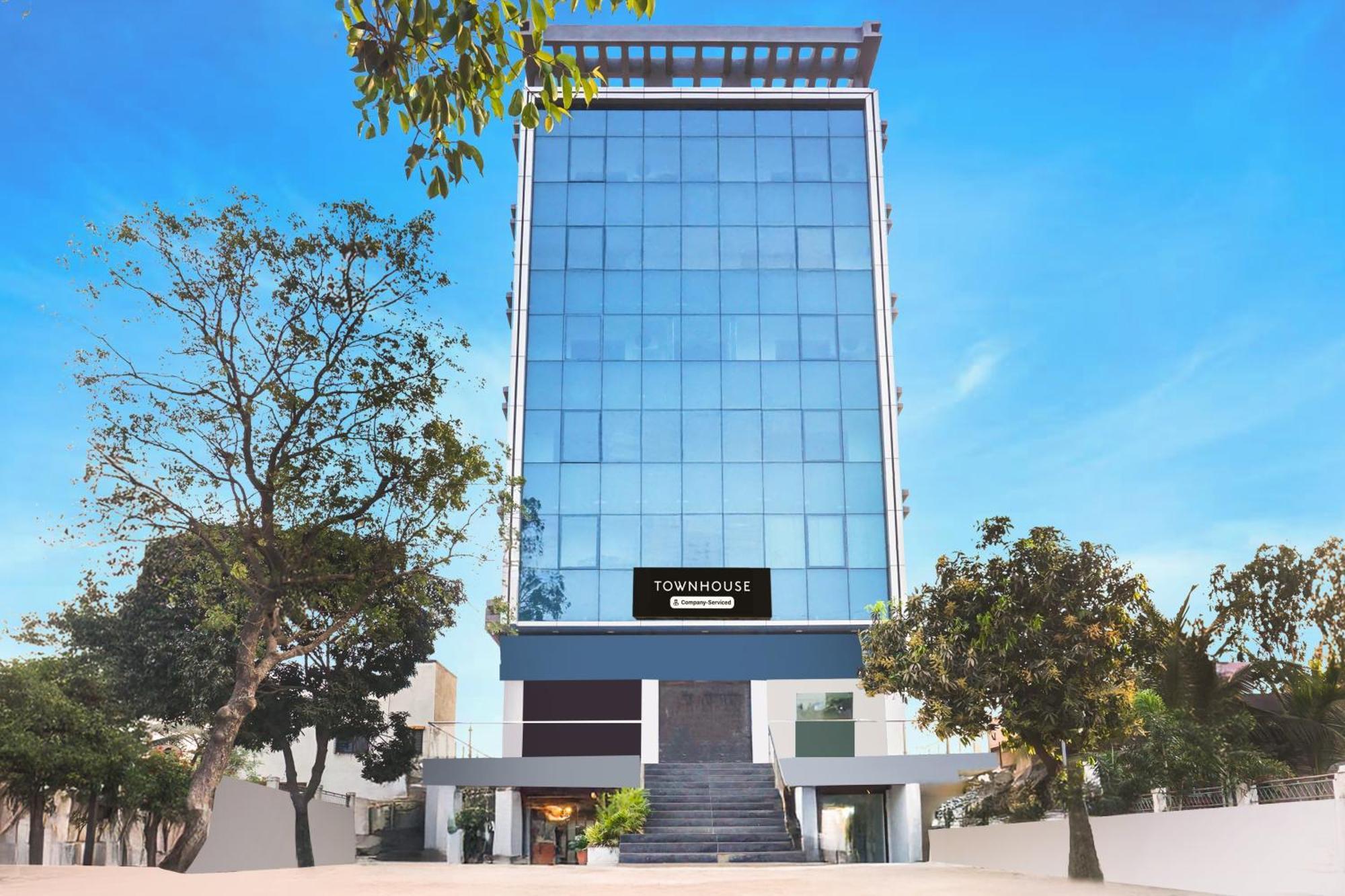 Super Townhouse Lohegaon Near Pune Airport Formerly Landmark Regency Lohogaon Exteriör bild