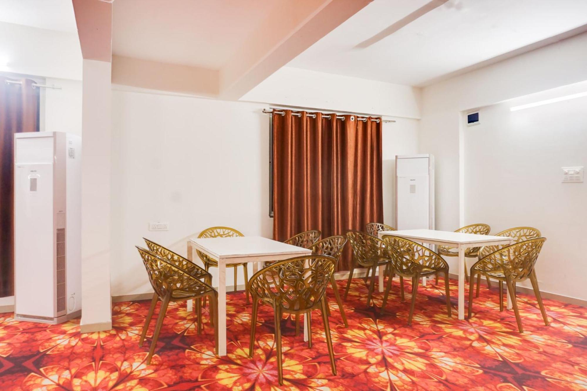 Super Townhouse Lohegaon Near Pune Airport Formerly Landmark Regency Lohogaon Exteriör bild