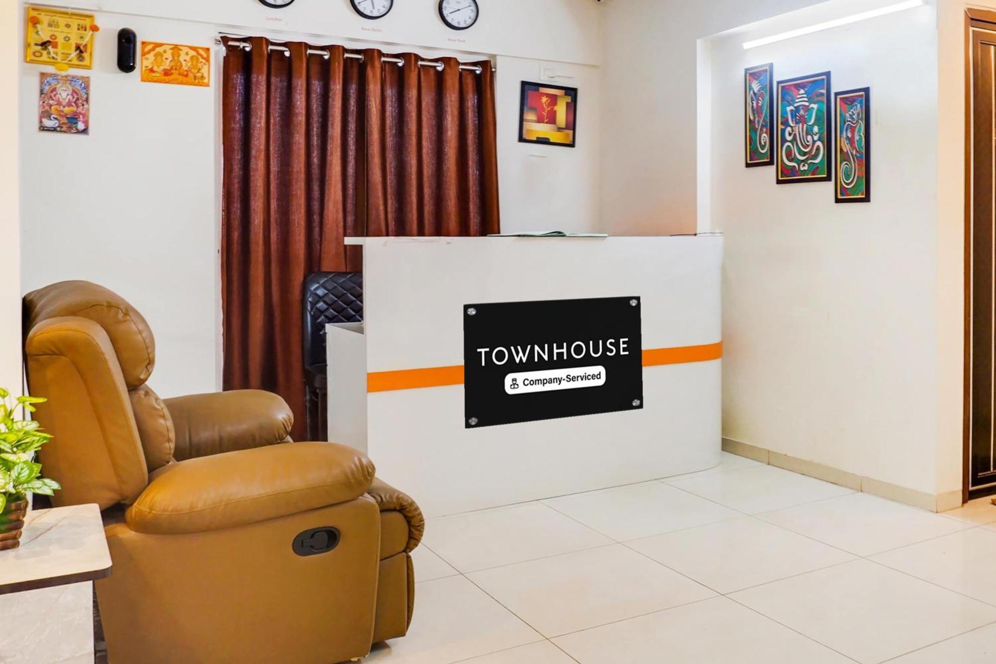 Super Townhouse Lohegaon Near Pune Airport Formerly Landmark Regency Lohogaon Exteriör bild
